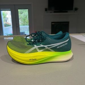 ASICS MetaSpeed Sky turbos
